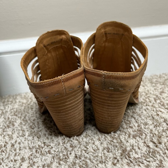 DOLCE VITA Camel Brown Almond Toe Block Heel Slip On Leather Mules Size 8.5 - Picture 4 of 8